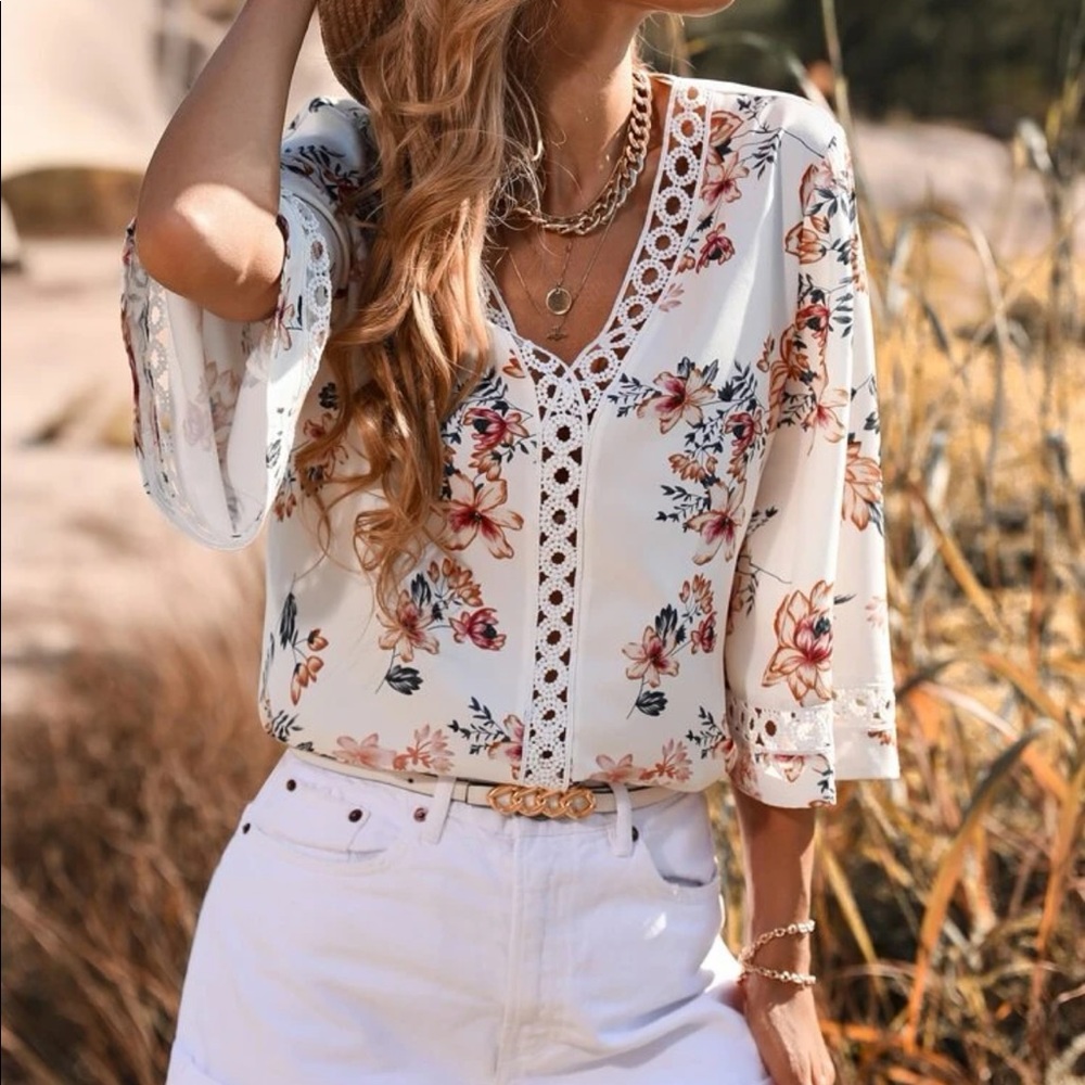 Boho floral print lace insert trumpet sleeve blouse